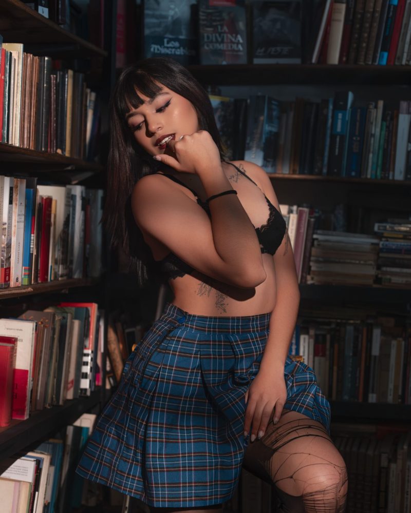 Laura -1 (2)
